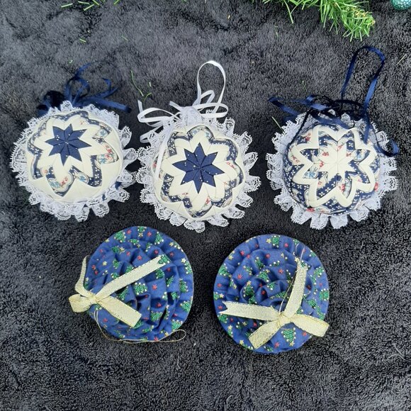 Set of 5 Vintage FOLDED STAR Hand Made Quilted Fabric Christmas Ornaments - Picture 4 of 5